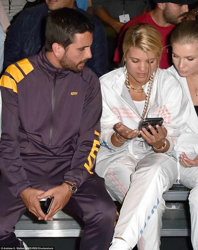 "Tay chơi" Scott Disick chính thức hò hẹn với con gái của Lionel Richie - 20
Scott và Sofia gắn bó với nhau từ tuần lễ thời trang New York vào đầu tháng 9/2017.