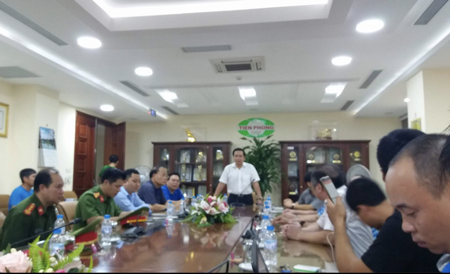 Cháy lớn ở khu vực kho hàng công ty nhựa Tiền Phong - 4
Lãnh đạo sở PCCC thông tin vụ cháy