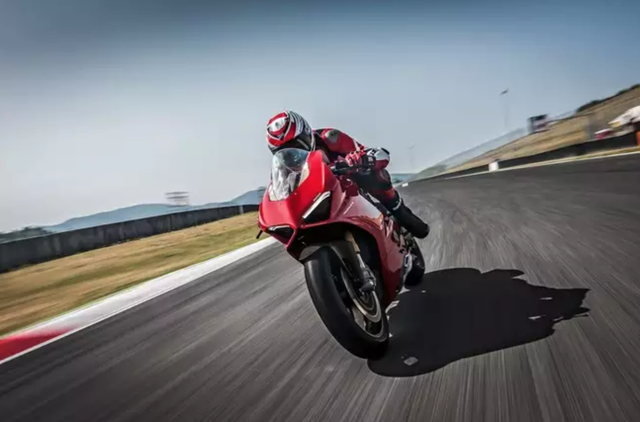 Động cơ V4 - Kỉ nguyên mới của Ducati? - 12 Động cơ V4 - Kỉ nguyên mới của Ducati? - 12