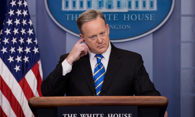 Tổng thống Trump hối hận vì chọn người phát ngôn Nhà Trắng? - 1 Người phát ngôn Nhà Trắng Sean Spicer (Ảnh: Getty)