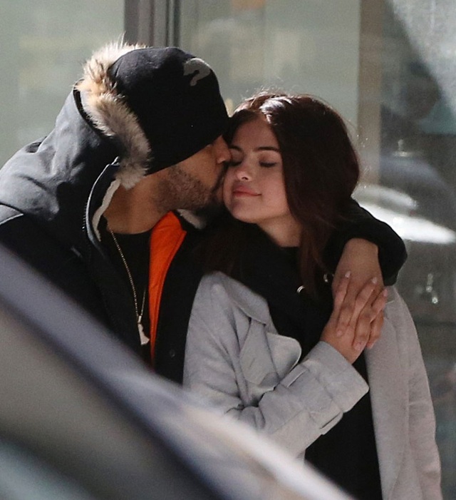 Selena Gomez rạng ngời hạnh phúc bên tình mới The Weeknd - 9 Selena Gomez rạng ngời hạnh phúc bên tình mới The Weeknd - 9