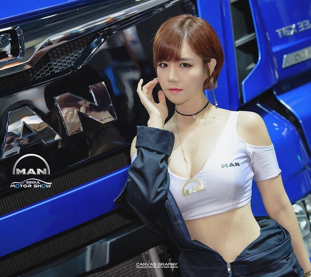 Yêu kiều mỹ nữ Hàn tại Triển lãm ô tô Seoul 2017 - 2 Yêu kiều mỹ nữ Hàn tại Triển lãm ô tô Seoul 2017 - 2