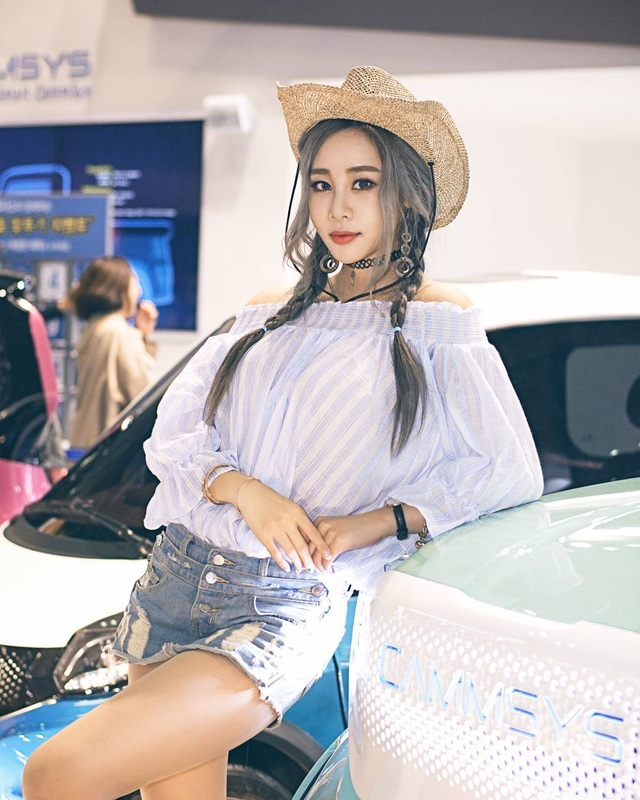 Yêu kiều mỹ nữ Hàn tại Triển lãm ô tô Seoul 2017 - 3 Yêu kiều mỹ nữ Hàn tại Triển lãm ô tô Seoul 2017 - 3