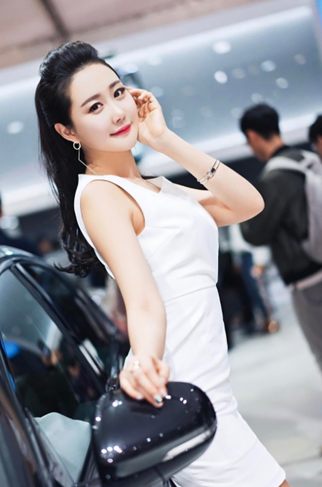 Yêu kiều mỹ nữ Hàn tại Triển lãm ô tô Seoul 2017 - 9 Yêu kiều mỹ nữ Hàn tại Triển lãm ô tô Seoul 2017 - 9