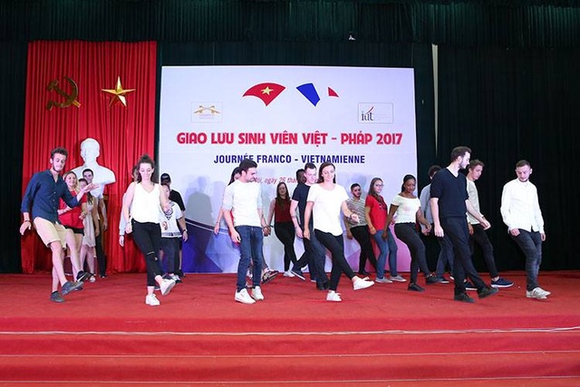 Sinh viên Việt – Pháp cuồng nhiệt trong buổi giao lưu - 3 Sinh viên Việt – Pháp cuồng nhiệt trong buổi giao lưu - 3