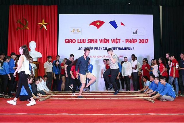 Sinh viên Việt – Pháp cuồng nhiệt trong buổi giao lưu - 5 Sinh viên Việt – Pháp cuồng nhiệt trong buổi giao lưu - 5