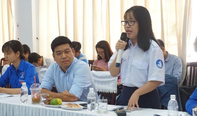 Bí thư Nguyễn Thiện Nhân “đặt hàng” thanh niên giải quyết kẹt xe, ô nhiễm môi trường - 1 Sinh viên Phan Thanh Huyền, Đại học Kinh tế TPHCM mong muốn TP tạo điều kiện nhiều hơn nữa cho sinh viên khởi nghiệp