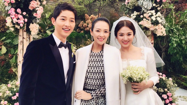 Chương Tử Di gửi lời xin lỗi vợ chồng Song Hye Kyo - 1
Chương Tử Di là khách mời trong đám cưới của Song Hye Kyo và Song Joong Ki.