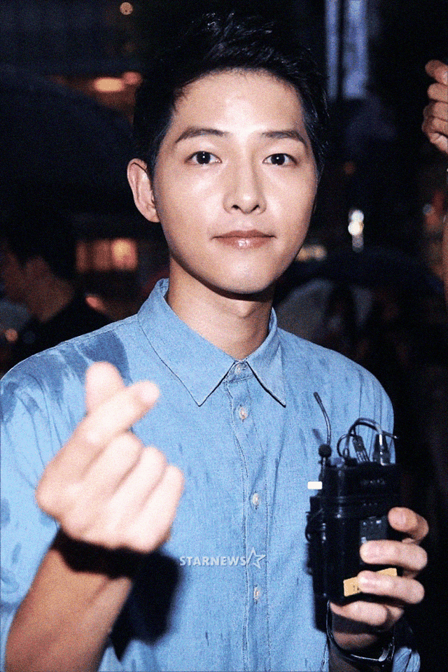 Song Joong Ki đã cầu hôn Song Hye Kyo thế nào? - 7
Song Joong Ki gửi lời cảm ơn fan vì đã chúc phúc cho anh và Song Hye Kyo.