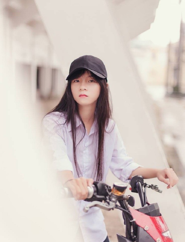 Xuất hiện “em gái góc nghiêng” của Sơn Tùng M-TP khiến dân mạng xôn xao - 12 Xuất hiện “em gái góc nghiêng” của Sơn Tùng M-TP khiến dân mạng xôn xao - 12