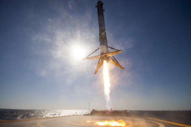 Phóng thành công tên lửa tái sử dụng, Elon Musk ghi tên mình vào lịch sử nhân loại - 1 Phóng thành công tên lửa tái sử dụng, Elon Musk ghi tên mình vào lịch sử nhân loại - 1