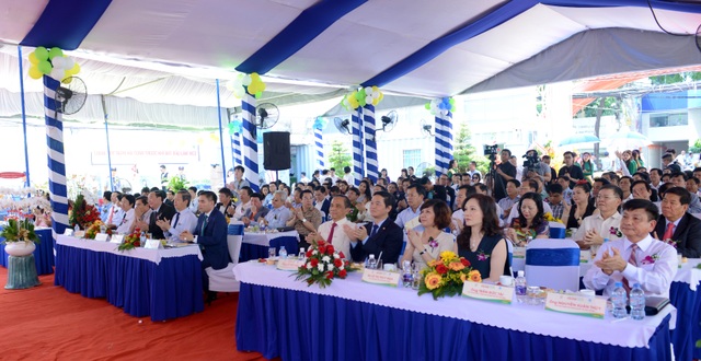 TP Hồ Chí Minh: Khởi công xây dựng dự án cao ốc văn phòng Five Star - 5
Đông đảo quan khách, đối tác tham dự Lễ khởi công công trình Dự án cao ốc văn phòng Five Star Tower