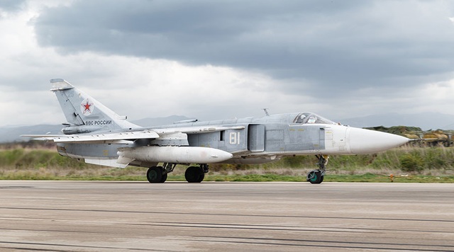 Máy bay chiến đấu Nga rơi tại Syria, toàn bộ phi hành đoàn thiệt mạng - 1 Máy bay Sukhoi Su-24 (Ảnh: Sputnik)