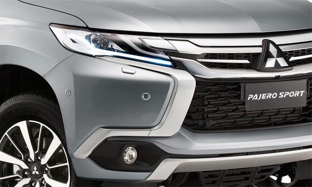 4 xu hướng chọn mua SUV trong năm 2017 - 1
Với triết lý “Vẻ đẹp gắn liền với công năng”, ngôn ngữ thiết kế mới Dynamic Shield giúp Pajero Sport trở nên bề thế, mạnh mẽ hơn, đồng thời vẫn tinh tế và thời thượng