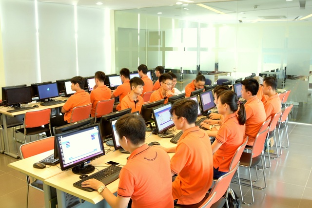 Phụ huynh nức lòng khi biết con có cơ hội làm ở Google, Facebook - 2 Sinh viên Toán ở Việt Nam đang là hàng hiếm và được săn lùng, đặt hàng từ khi chưa ra trường.