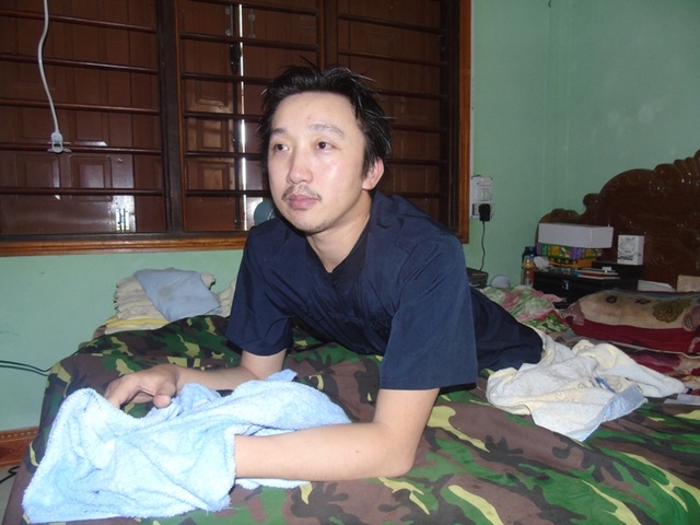 Thư viện miễn phí của chàng trai bị liệt nửa người - 4 Với Khoa, khi còn sức anh sẽ còn làm từ thiện, anh cũng đã đồng ý hiến xác cho y học khi qua đời