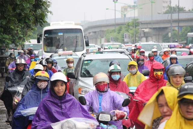 Ngày mai Hà Nội mưa rét - 1 Ngày mai (5/11), Hà Nội xuất hiện mưa rét. (Ảnh: Nguyễn Dương).