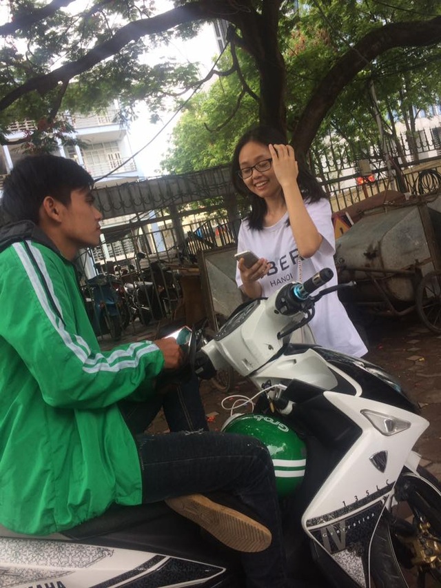 Phản đối tăng chiết khấu, tài xế GrabBike nhận cuốc rồi nhờ khách hủy - 3 Uber mời tài xế Grab