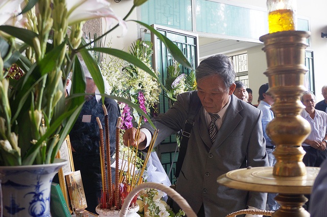 Tiễn biệt nhà thơ Thanh Tùng về nơi chín suối... - 7 Tiễn biệt nhà thơ Thanh Tùng về nơi chín suối... - 7