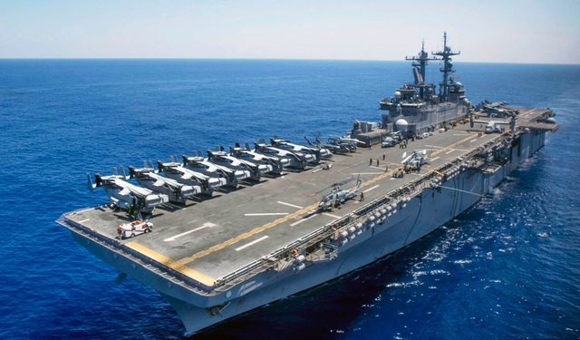 Mỹ điều tàu tấn công, máy bay chiến đấu tới gần Triều Tiên - 1 Tàu USS Wasp của Hải quân Mỹ (Ảnh: Stripes)