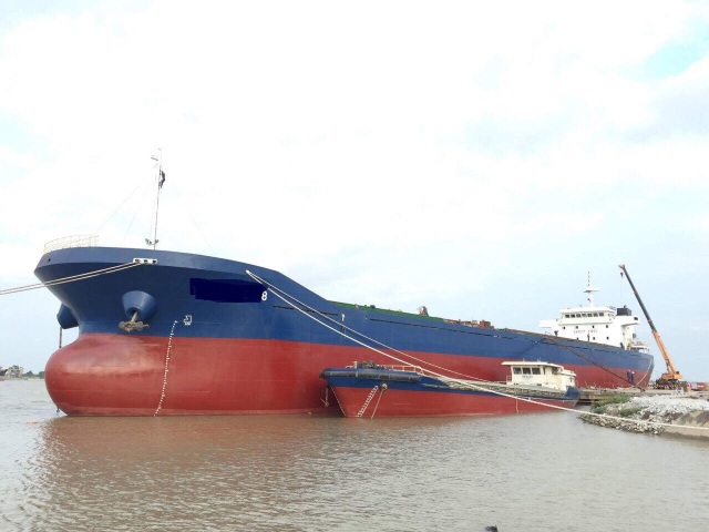 Hạ chiều cao cầu vượt sông Văn Úc, doanh nghiệp đóng tàu "kêu cứu" - 1
Các doanh nghiệp đóng tàu tại sông Van Úc hiện lo nguy cơ đóng cửa do chiều cao tĩnh không cầu dự kiến chỉ 25m (Ảnh minh hoạ)