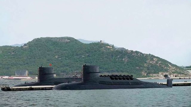 
Tàu ngầm Trung Quốc tại đảo Hải Nam (Ảnh: SCMP)
