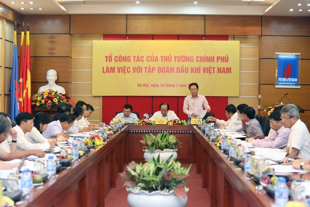 
Tổng giám đốc PVN Nguyễn Vũ Trường Sơn báo cáo với Tổ công tác
