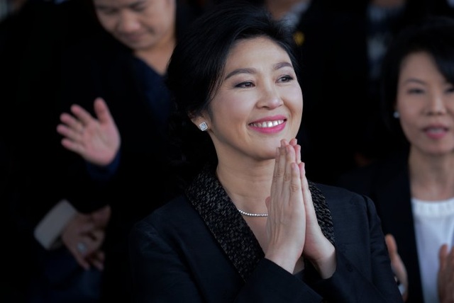 Cuộc đời thăng trầm của cựu Thủ tướng Thái Lan Yingluck - 6 Bà Yingluck sinh ra trong một gia đình có truyền thống hoạt động trong lĩnh vực chính trị. Cha của bà, ông Lert Shinawatra, từng là thành viên của quốc hội Thái Lan với tư cách đại diện cho thành phố Chiang Mai. Một chị gái của bà Yingluck là thị trưởng Chiang Mai, anh trai Thaksin là thủ tướng, còn các anh chị khác cũng là thành viên của quốc hội. Trong khi đó, trước khi tranh cử ghế thủ tướng Thái Lan, bà Yingluck không hề có kinh nghiệm chính trường và cũng chưa ra tranh cử lần nào. (Ảnh: Getty)