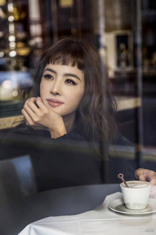 Hành trình lột xác từ “vịt con xấu xí” thành “thiên nga xinh đẹp” của Thái Y Lâm - 18
Thái Y Lâm giờ đây thích cuộc sống bình yên, tĩnh lặng. Cô không xuất hiện tại quá nhiều sự kiện mà thích dành thời gian đi du lịch, chiệm nghiệm cuộc sống và cho ra đời những tác phẩm âm nhạc mới.