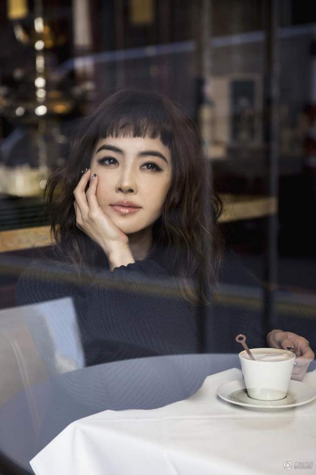 Hành trình lột xác từ “vịt con xấu xí” thành “thiên nga xinh đẹp” của Thái Y Lâm - 17 Hành trình lột xác từ “vịt con xấu xí” thành “thiên nga xinh đẹp” của Thái Y Lâm - 17