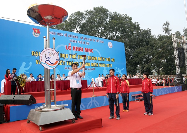 Hà Nội: 1.250 công trình, phần việc được hoàn thành trong Tháng thanh niên - 2
Tại buổi lễ, Thành đoàn Hà Nội đã khai mạc Đại hội Thể dục Thể thao thanh niên Thủ đô