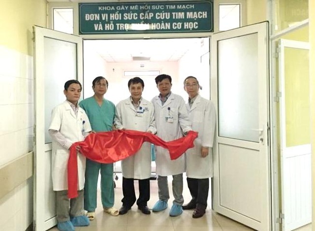 Thành lập đơn vị Hồi sức Cấp cứu Tim mạch và Hỗ trợ tuần hoàn cơ học - 1 Ra mắt Đơn vị Hồi sức Cấp cứu Tim mạch và Hỗ trợ tuần hoàn cơ học tại Bệnh viện Trung ương Huế nhằm áp dụng nhiều phương pháp hiện đại để cứu sống, giúp đỡ bệnh nhân tim mạch