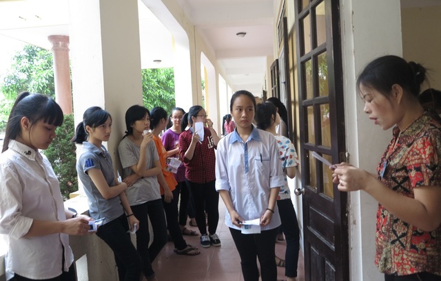Tăng chỉ tiêu tuyển sinh vào Trường THPT chuyên Phan Bội Châu - 1 Các thi sinh dự thi và Trường THPT chuyên Phan Bội Châu năm học 2016-2017