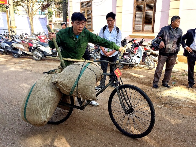 Sôi nổi tái hiện xe đạp thồ Điện Biên Phủ tại Lễ hội Hoa Ban - 4 Chiếc xe thồ Điện Biên Phủ được mệnh danh “ngựa sắt thần kỳ”.