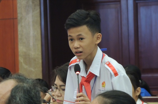 Học sinh bày tỏ lo ngại về mối nguy bị quấy rối tình dục - 3 Nhiều học sinh nói về áp lực học tập nặng nề.