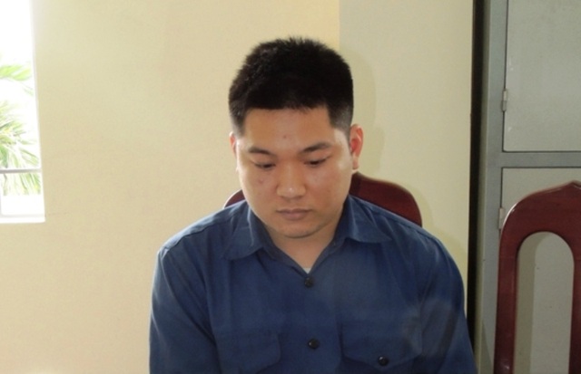 Thợ cơ khí sản xuất các bộ phận của súng tự chế bán kiếm lời - 1 Đối tượng Nguyễn Anh Tuấn tại cơ quan Công an (ảnh: Công an Hà Nam)