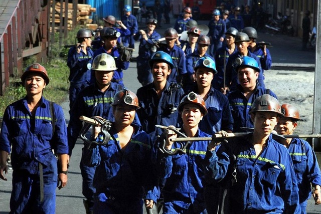 Báo động tình trạng thợ lò bỏ việc: Tuyển 1, bỏ 1 - 1
Thợ lò Công ty than Vàng Danh. Ảnh: Trần Ngọc Duy