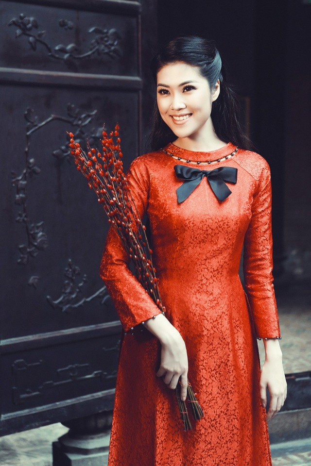 Siêu mẫu Thu Hằng nhớ Tết Trung thu nghèo, thèm chiếc bánh nướng, bánh dẻo - 13 Siêu mẫu Thu Hằng nhớ Tết Trung thu nghèo, thèm chiếc bánh nướng, bánh dẻo - 13