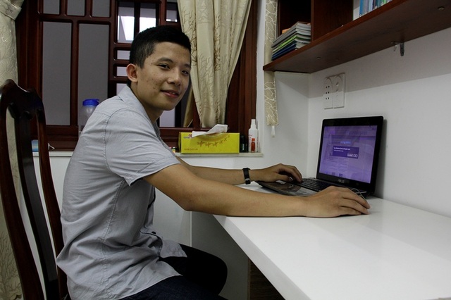 Cậu học trò phố núi đạt 30 điểm khối B: Luôn kết hợp giữa học và chơi - 2
Tự học trên internet là một trong những phương pháp Thông rất thích.