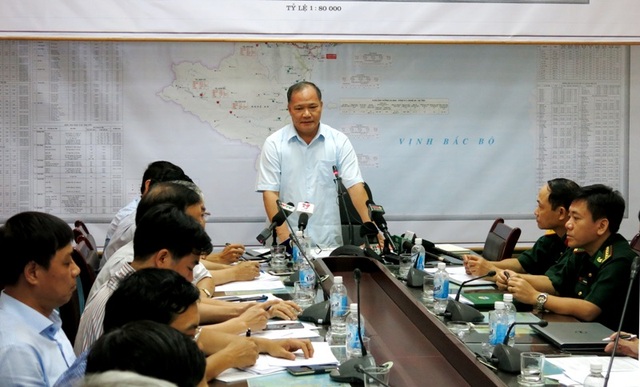 Bão số 4 có thể đổ bộ đúng vào vùng tâm bão số 2 - 1 Thứ trưởng Hoàng Văn Thắng: Không được chủ quan trong việc ứng phó với bão.