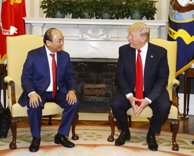 Thủ tướng Nguyễn Xuân Phúc hội đàm với Tổng thống Donald Trump - 2
Thủ tướng Nguyễn Xuân Phúc và Tổng thống Hợp chúng quốc Hoa Kỳ Donald Trump