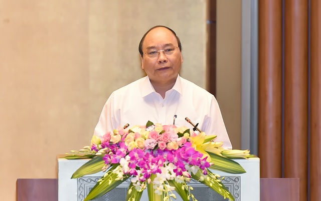 Thủ tướng: Kiên quyết xử lý các nhóm lợi ích, sân sau - 1 Thủ tướng phát biểu tại hội nghị (ảnh: VGP)