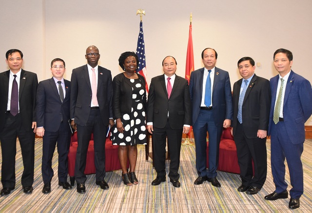 Những hoạt động đầu tiên của Thủ tướng Nguyễn Xuân Phúc tại Washington D.C - 2 Thủ tướng tiếp bà Victoria Kwakwa, Phó Chủ tịch Ngân hàng Thế giới phụ trách khu vực Châu Á – Thái Bình Dương (ảnh: VGP)