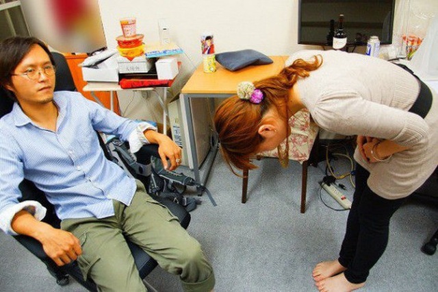 Độc đáo dịch vụ thuê người xin lỗi, thuê “trai đẹp” lau nước mắt ở Nhật Bản - 1
(Ảnh: RocketNews24)