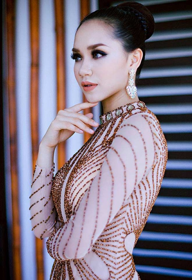Vẻ nóng bỏng của nữ sinh đại diện Việt Nam tham dự Hoa khôi thế giới - 10
Ngoài ra, Dương còn làm mẫu cho các nhà thiết kế