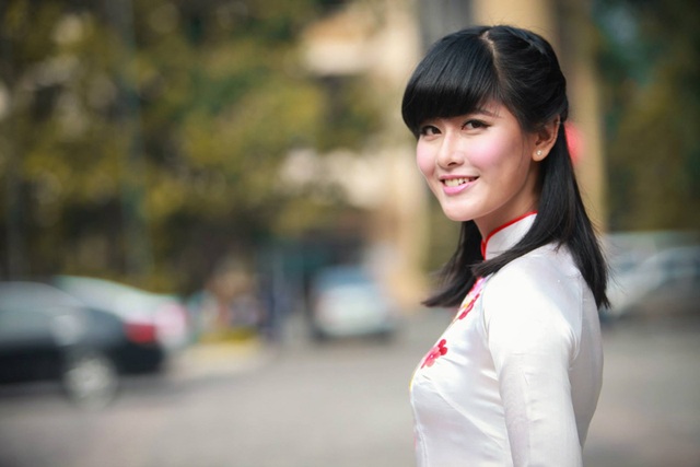 Cựu hoa khôi Ngoại thương năng động và đam mê hội nhập quốc tế - 1
Phạm Thị Thùy Linh từng là hoa khôi ĐH Ngoại thương Hà Nội năm 2011.