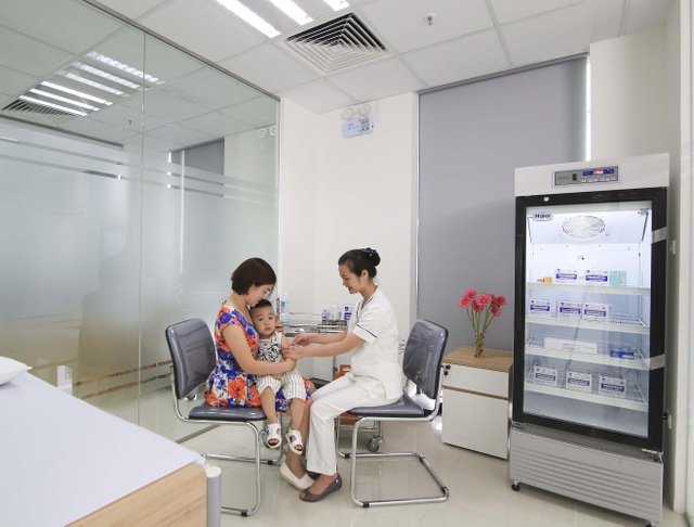 Nhiều trẻ chịu di chứng não vì không tiêm phòng - 1 Tiêm chủng vắc xin là biện pháp dự phòng chủ động căn bệnh viêm não Nhật Bản nguy hiểm.