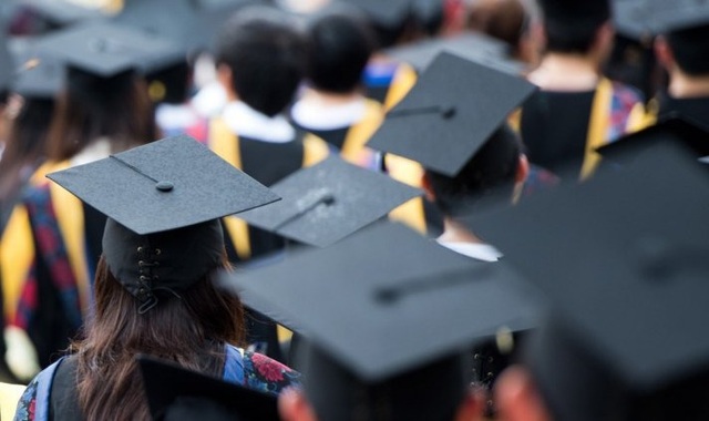 Choáng với kết luận sai phạm trong "lò ấp" tiến sĩ, thạc sĩ của Học viện Khoa học xã hội - 2
Để xác định chỉ tiêu tuyển sinh, Học viện khoa học xã hội kê khai đội ngũ giảng viên cơ hữu bao gồm cả cán bộ nghiên cứu của các Viện, các đơn vị thuộc Viện Hàn lâm Khoa học xã hội.