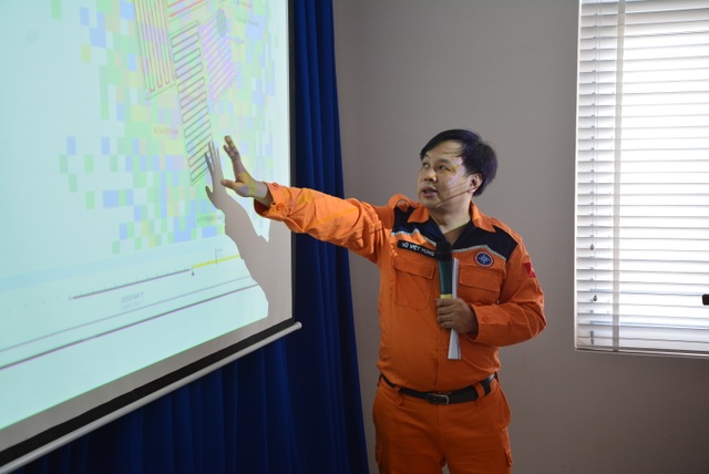 Đề xuất điều máy bay ra biển tìm kiếm 9 thuyền viên mất tích - 3 Lực lượng tìm kiếm cứu nạn trao đổi về các phương án và vị trí tìm kiếm