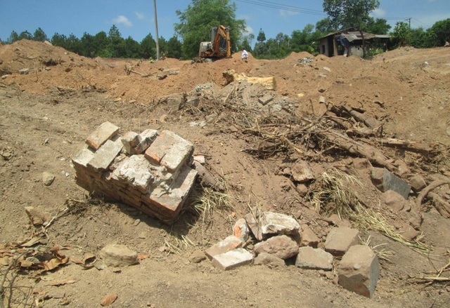 Tìm thấy bia đá vợ vua Nguyễn cấp thứ 9 tại khu vực dự án bãi đỗ xe - 5